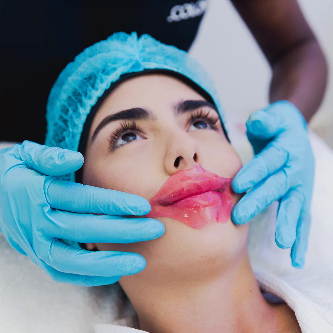 Cuidado profissional de hidratação labial